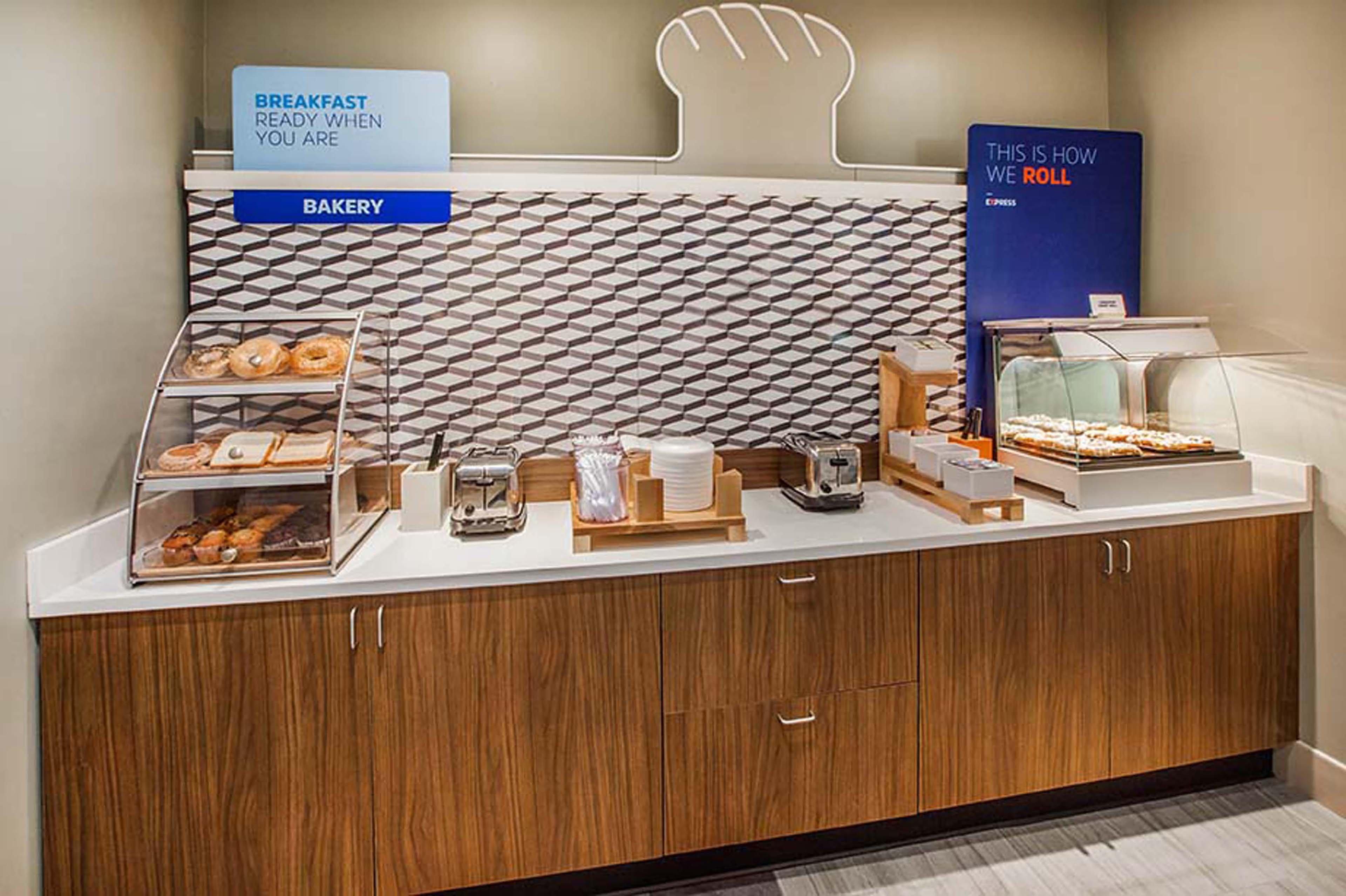 Express Sw I94 Medical Center, An Ihg 3* Fargo