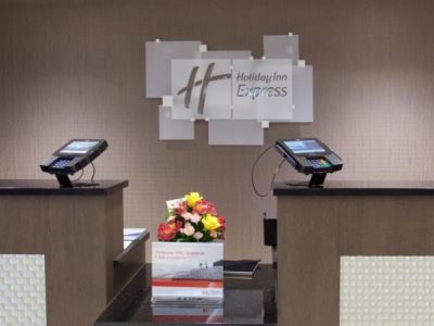 Hotel Express Sw I94 Medical Center, An Ihg 3*