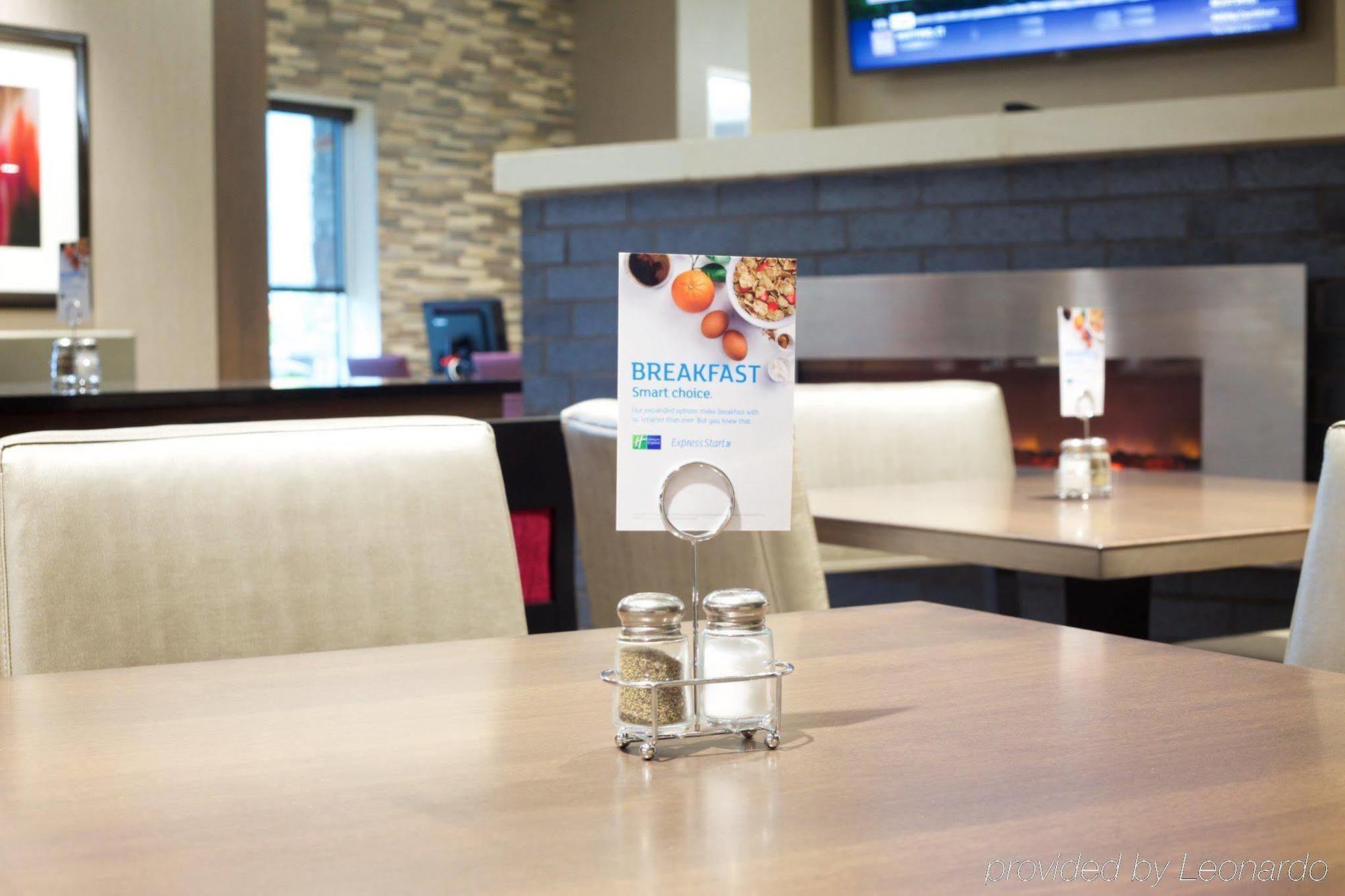 Hotel Express Sw I94 Medical Center, An Ihg 3*